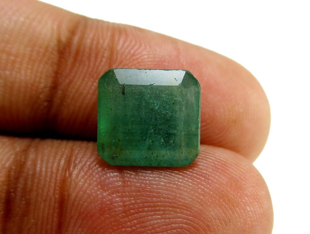 Emerald - 3.83 Carat - GFE06003 - Image 3