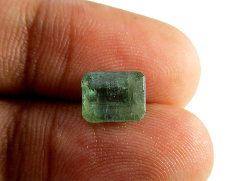 Emerald - 1.85 Carat - GFE06069 - Image 3