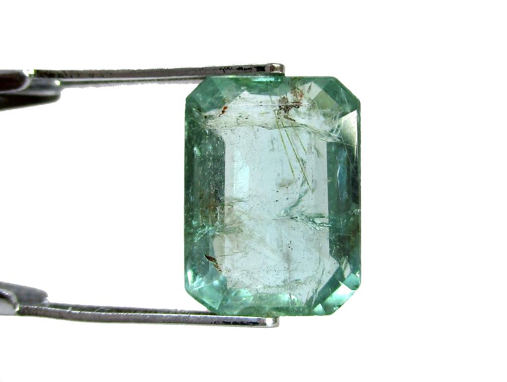 Emerald - 3.90 Carat - GFE06073 - Image 2