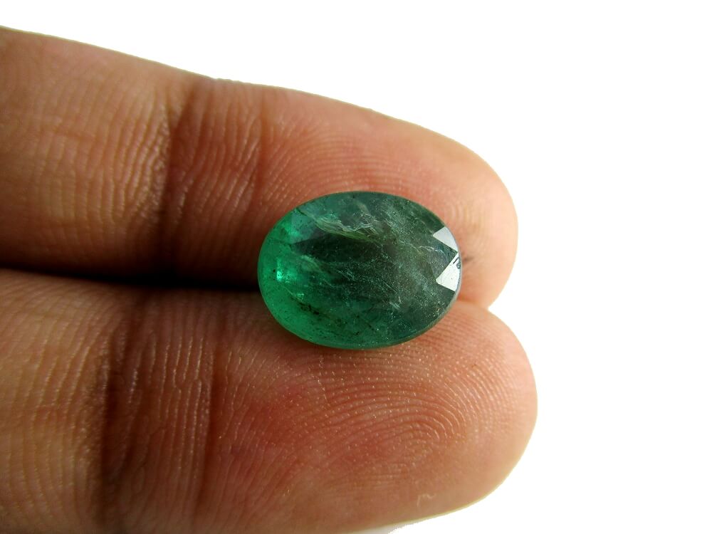 Emerald - 4.38 Carat - GFE06078 - Image 3