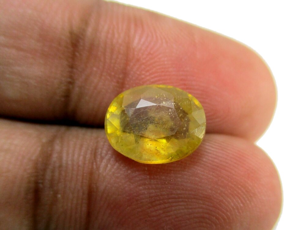 Yellow Sapphire - 3.94 Carat - GFE07009 - Image 3